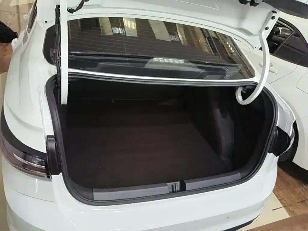 2023 Volkswagen Lavida New Elite 1.5L Automatic New Elite Edition — миниатюра 19