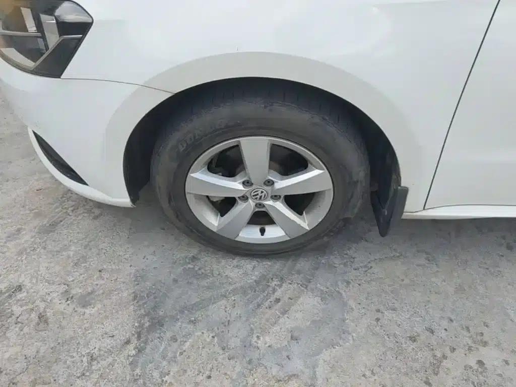 2015 Volkswagen Lavida 1.6L Automatic Fashion Edition — миниатюра 23
