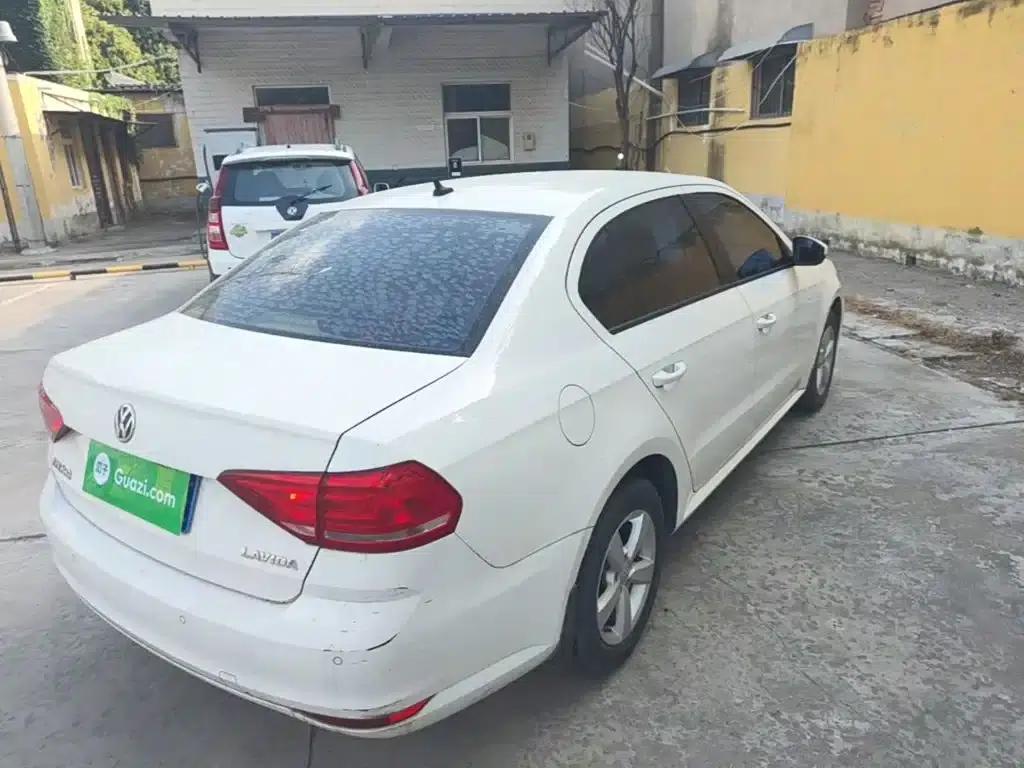2015 Volkswagen Lavida 1.6L Automatic Fashion Edition — миниатюра 7