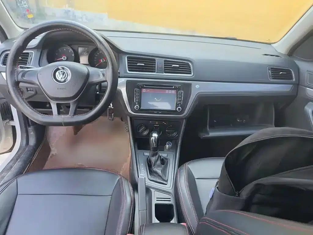 2015 Volkswagen Lavida 1.6L Automatic Fashion Edition — миниатюра 10