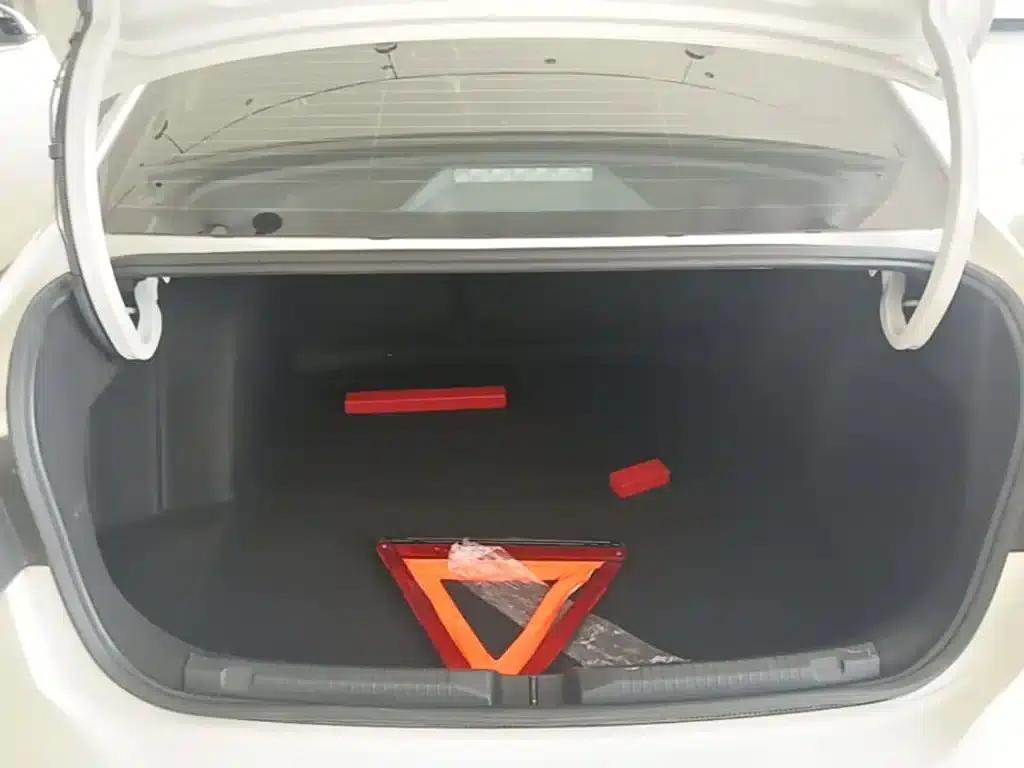 2021 Volkswagen Lavida 280TSI DSG Comfort Edition — миниатюра 19