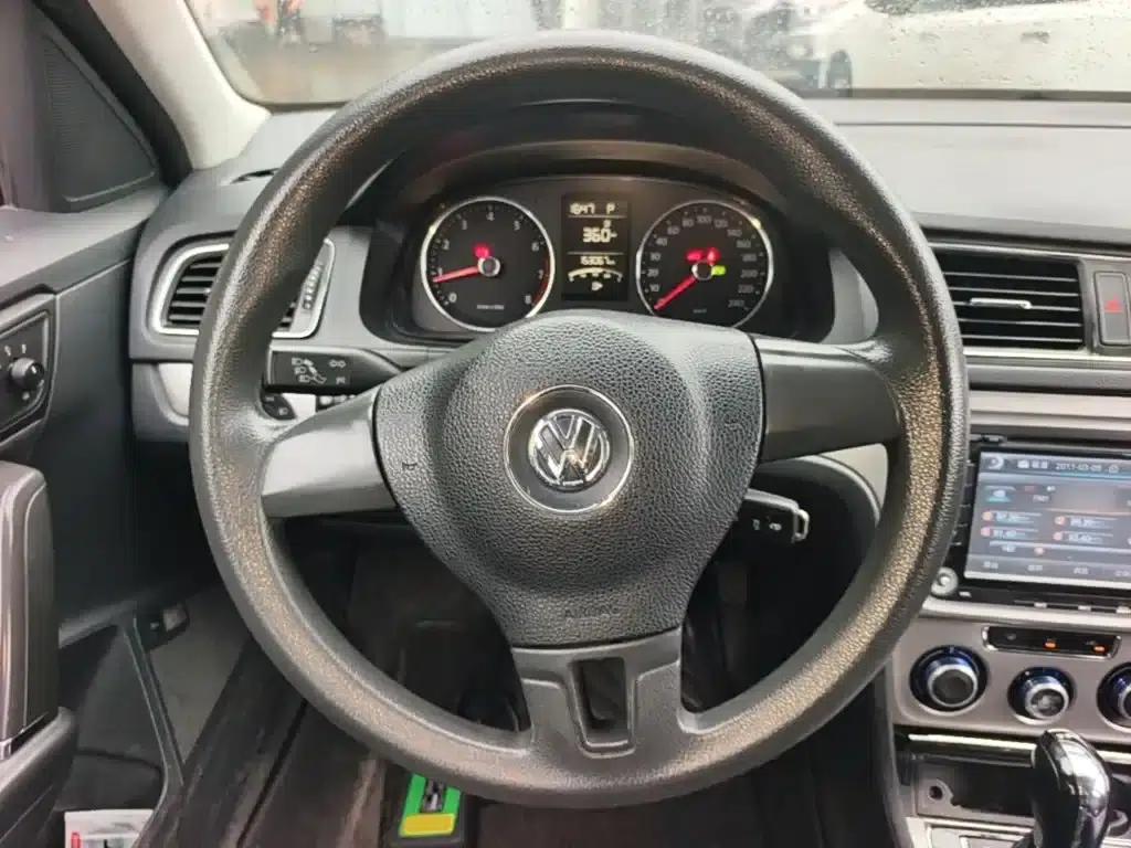 2013 Volkswagen Lavida Facelift 1.4TSI DSG Comfort Edition — миниатюра 3