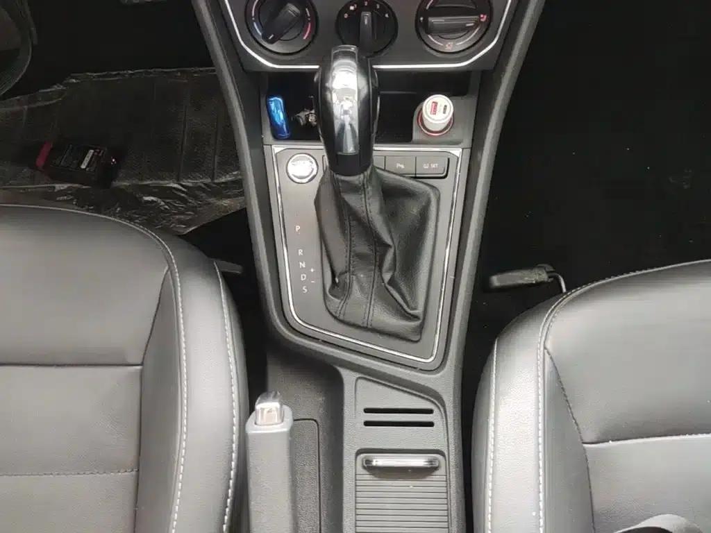 2017 Volkswagen Lavida 1.6L Automatic Comfort Edition — миниатюра 14