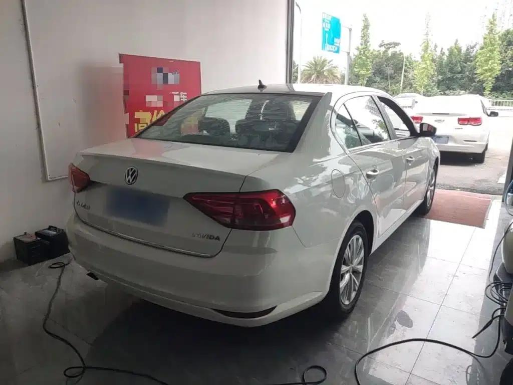 2017 Volkswagen Lavida 1.6L Automatic Comfort Edition — миниатюра 7