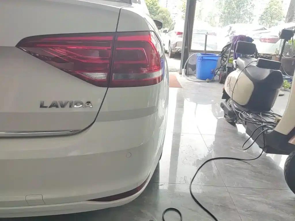 2017 Volkswagen Lavida 1.6L Automatic Comfort Edition — миниатюра 8