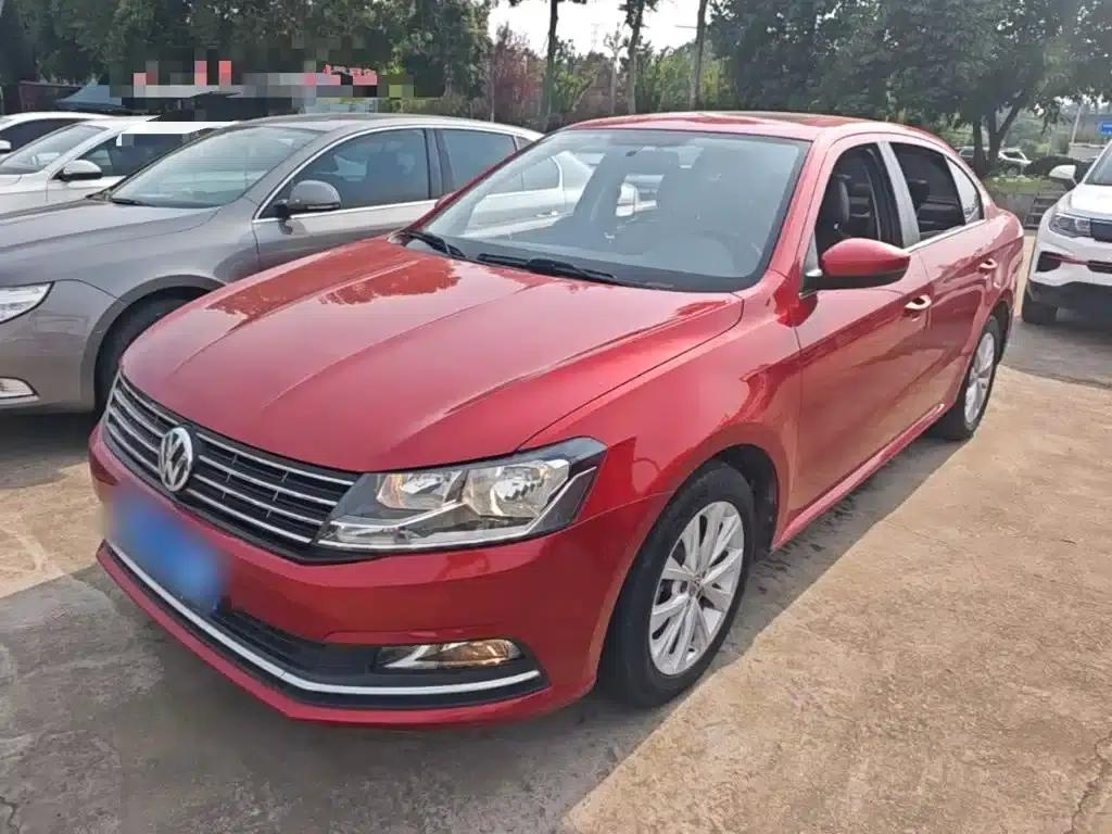 2015 Volkswagen Lavida 1.6L Automatic Comfort Edition — миниатюра 1