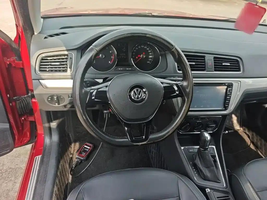 2015 Volkswagen Lavida 1.6L Automatic Comfort Edition — миниатюра 11