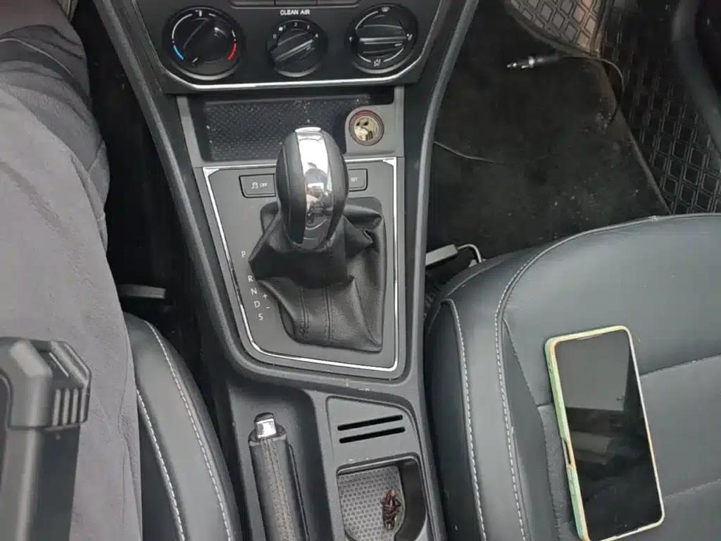 2015 Volkswagen Lavida 1.6L Automatic Comfort Edition — миниатюра 14