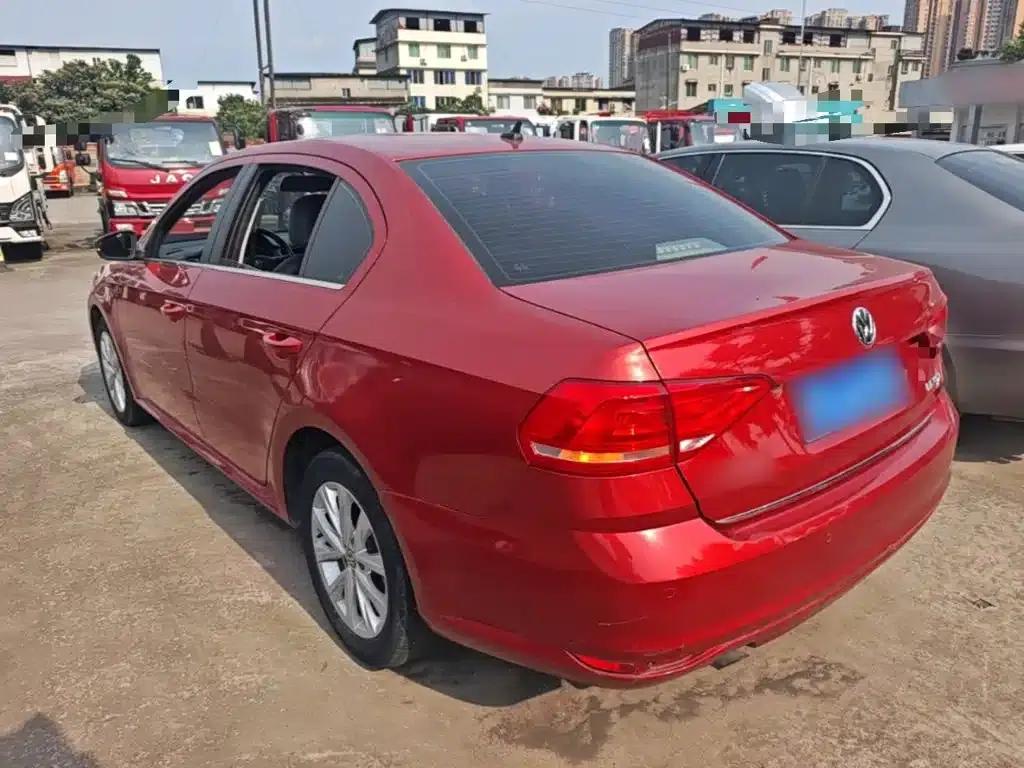 2015 Volkswagen Lavida 1.6L Automatic Comfort Edition — миниатюра 5