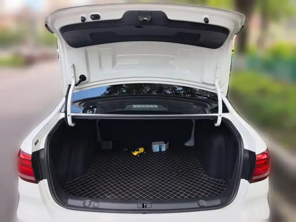 2019 Volkswagen Lavida, Lavida Qihang 1.5L Automatic Fashion Edition (National VI Emission Standard) — миниатюра 10