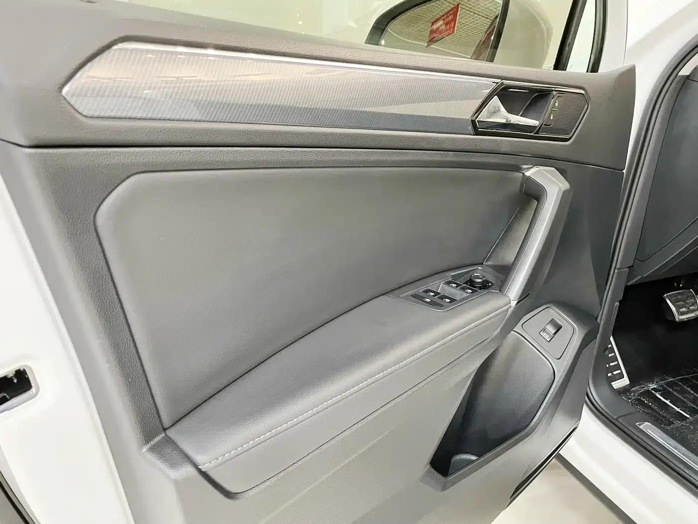 Tiguan L 2019 330TSI Automatic 2WD R-Line Flagship Edition (China VI Emission Standard) — миниатюра 15