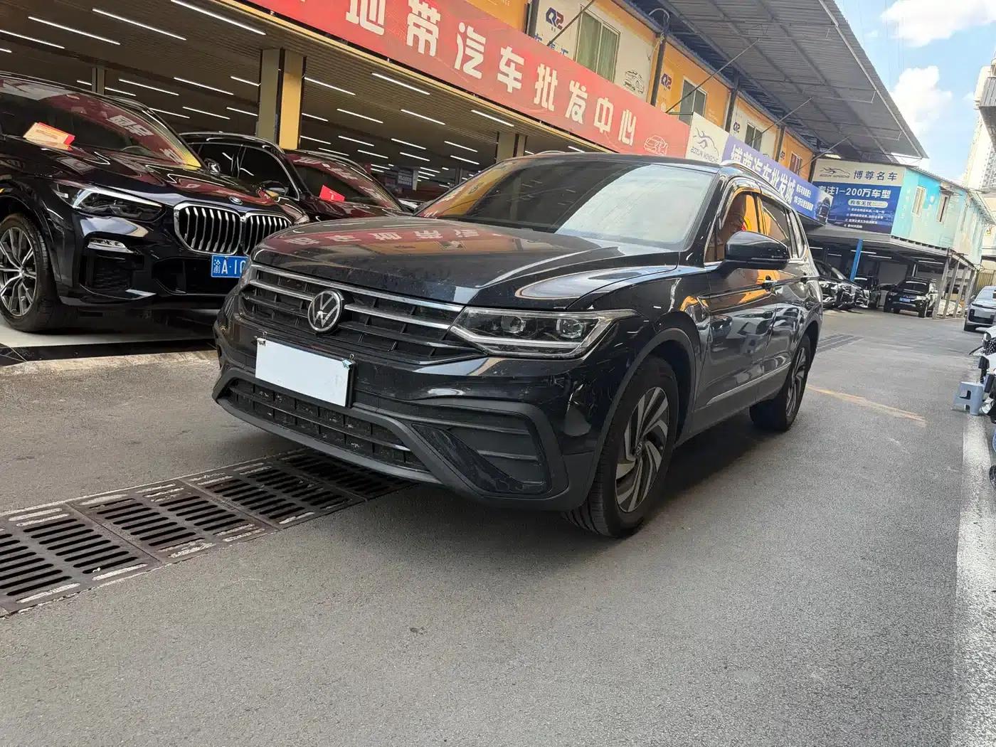 Tiguan L 2025 Outstanding Edition 300TSI Automatic 2WD Dragon Edition — миниатюра 1