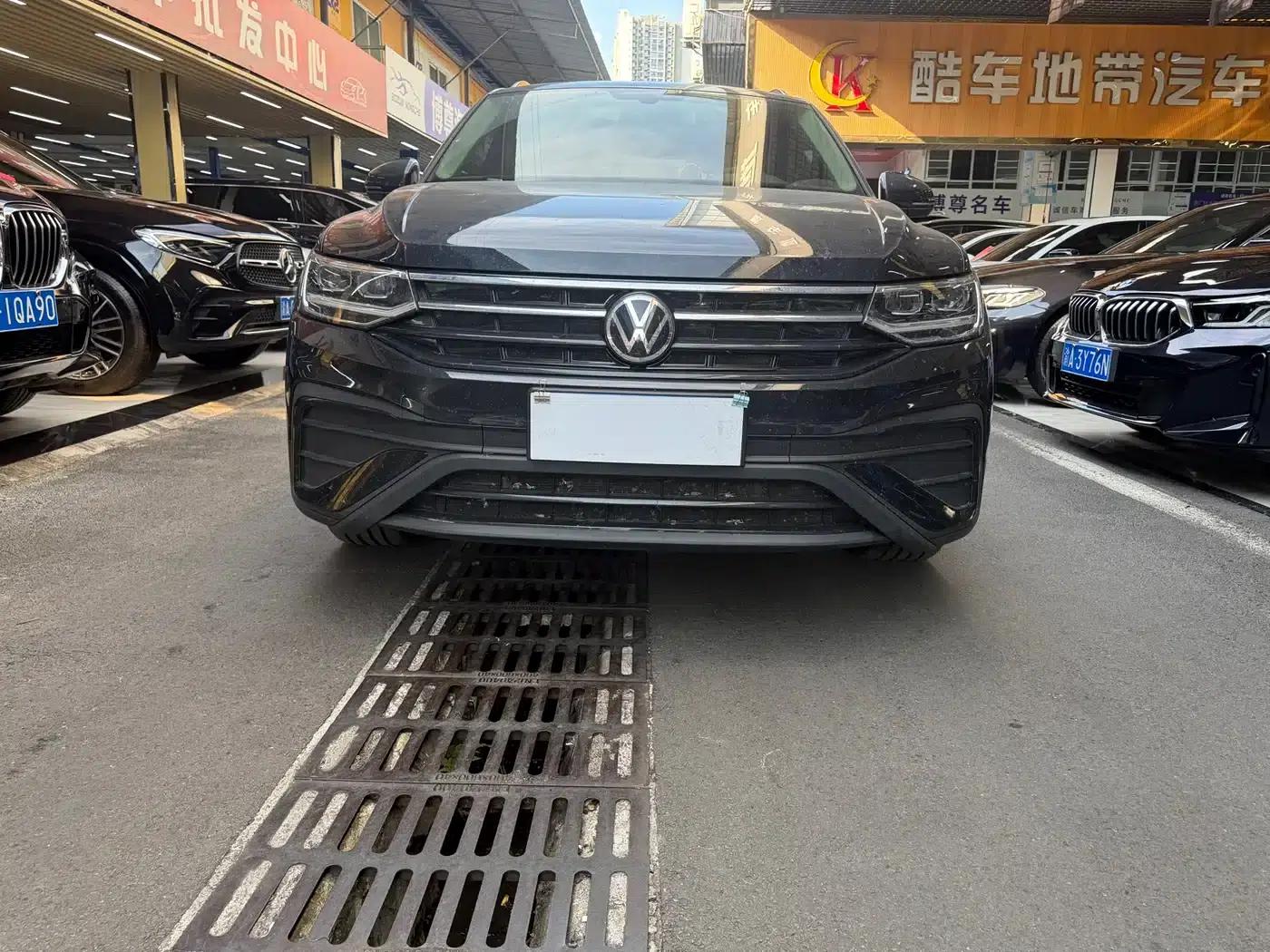 Tiguan L 2025 Outstanding Edition 300TSI Automatic 2WD Dragon Edition — миниатюра 2