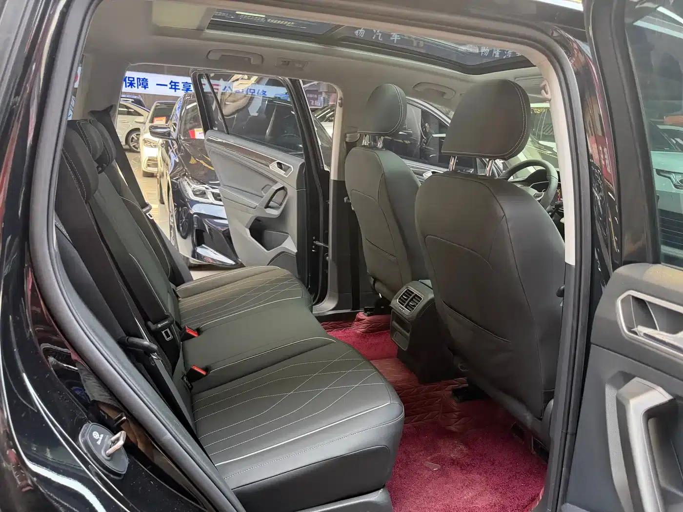 Tiguan L 2025 Outstanding Edition 300TSI Automatic 2WD Dragon Edition — миниатюра 16