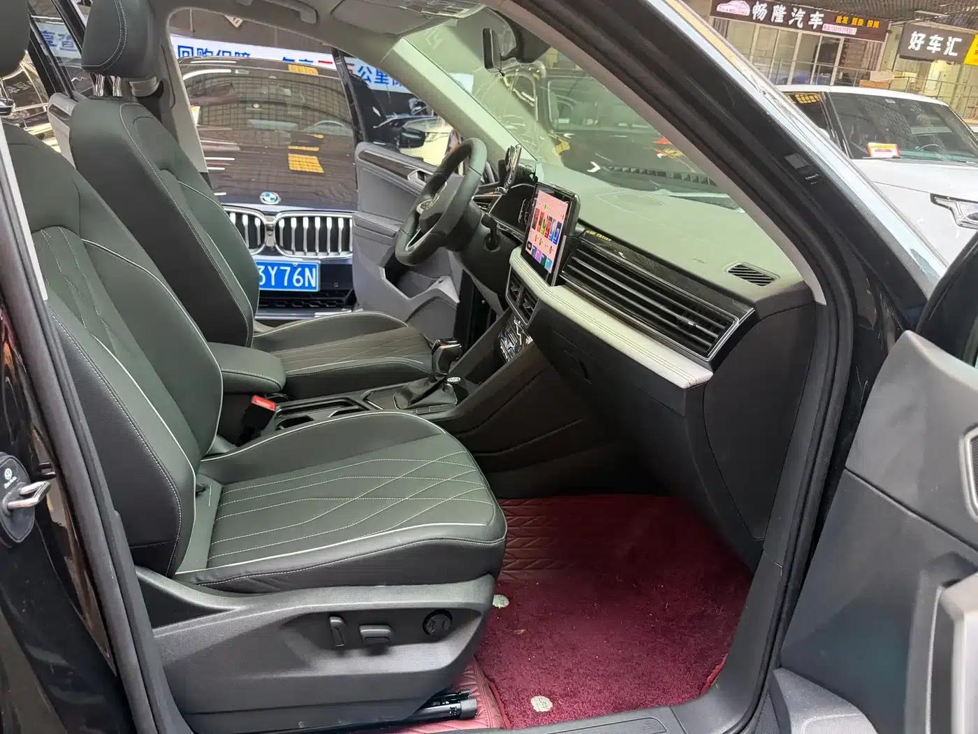 Tiguan L 2025 Outstanding Edition 300TSI Automatic 2WD Dragon Edition — миниатюра 17