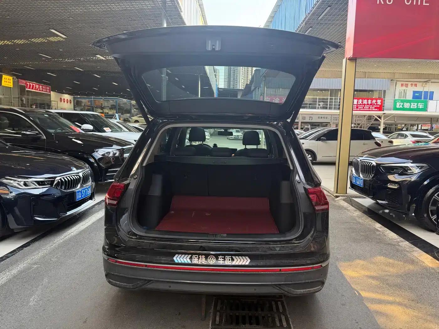 Tiguan L 2025 Outstanding Edition 300TSI Automatic 2WD Dragon Edition — миниатюра 19