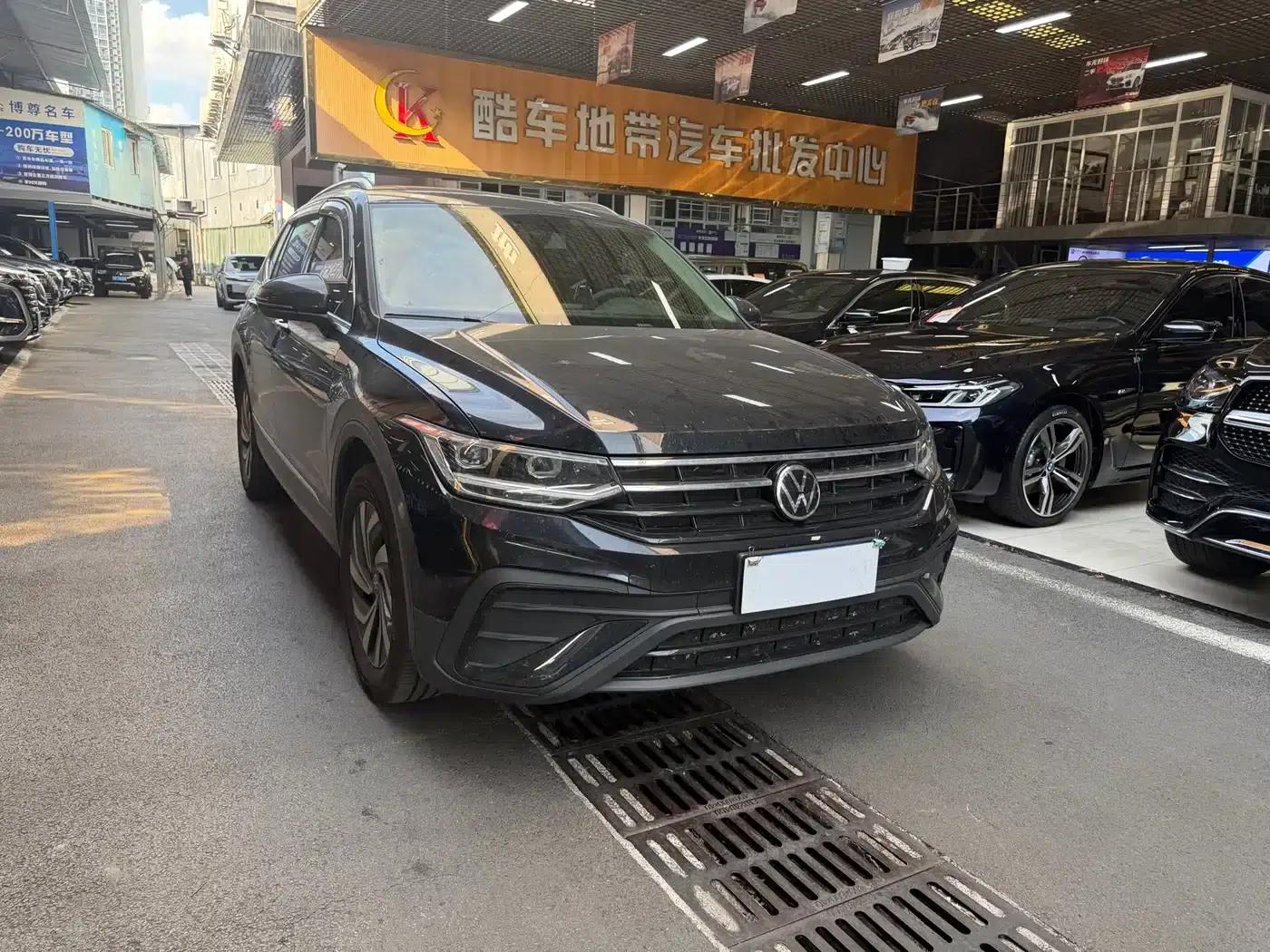 Tiguan L 2025 Outstanding Edition 300TSI Automatic 2WD Dragon Edition — миниатюра 3