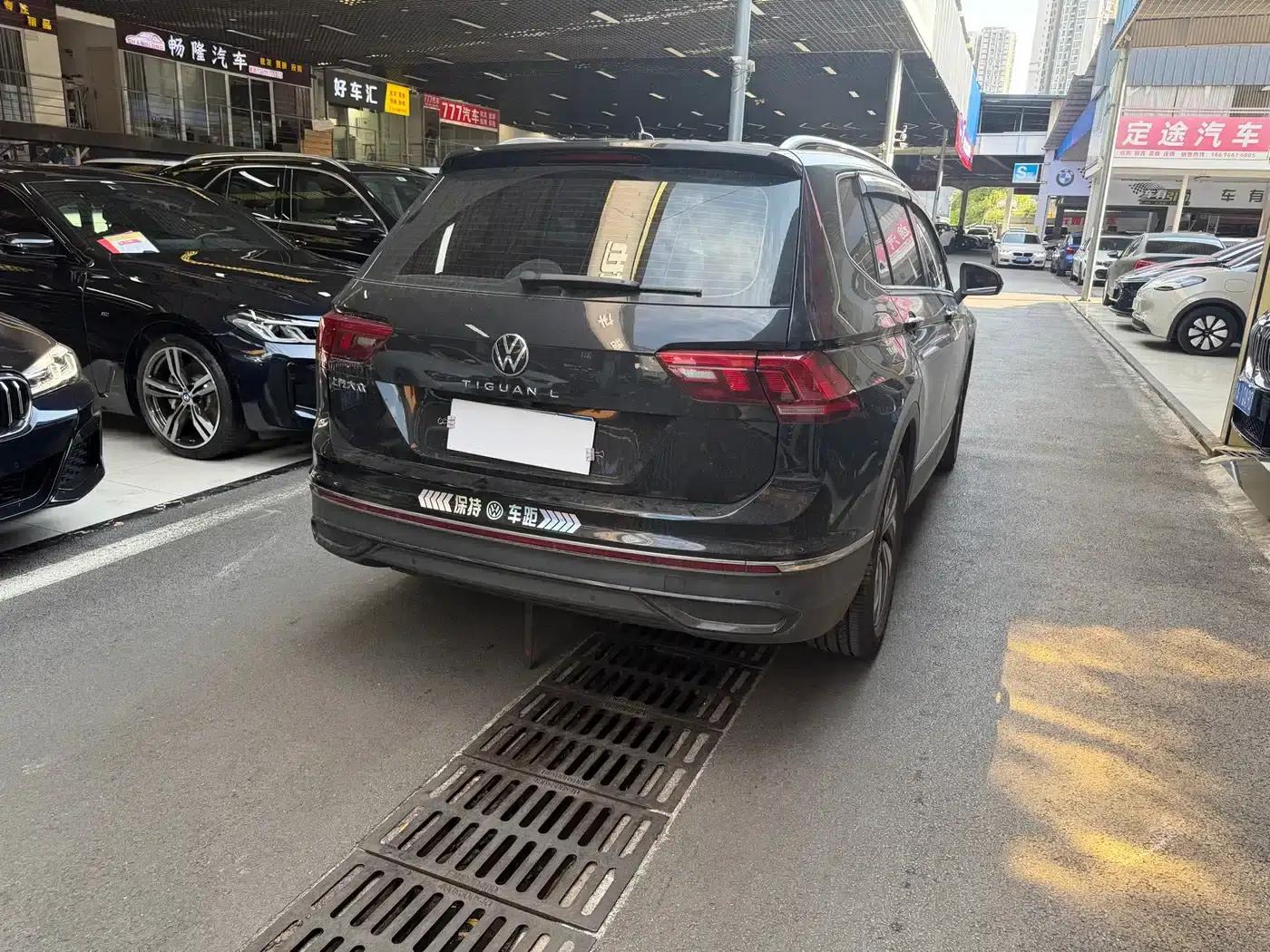 Tiguan L 2025 Outstanding Edition 300TSI Automatic 2WD Dragon Edition — миниатюра 4