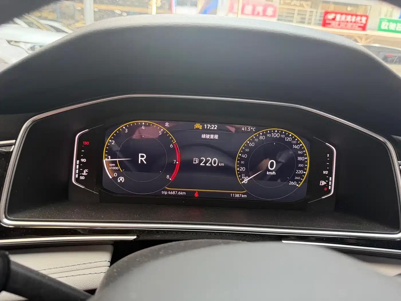Tiguan L 2025 Outstanding Edition 300TSI Automatic 2WD Dragon Edition — миниатюра 7