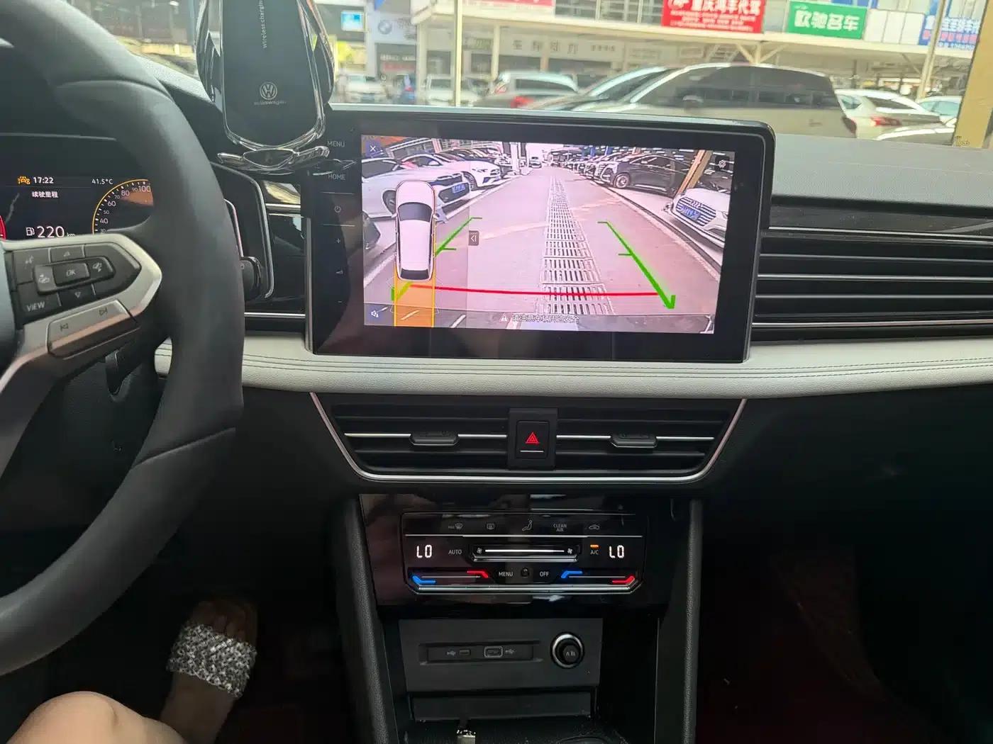 Tiguan L 2025 Outstanding Edition 300TSI Automatic 2WD Dragon Edition — миниатюра 8