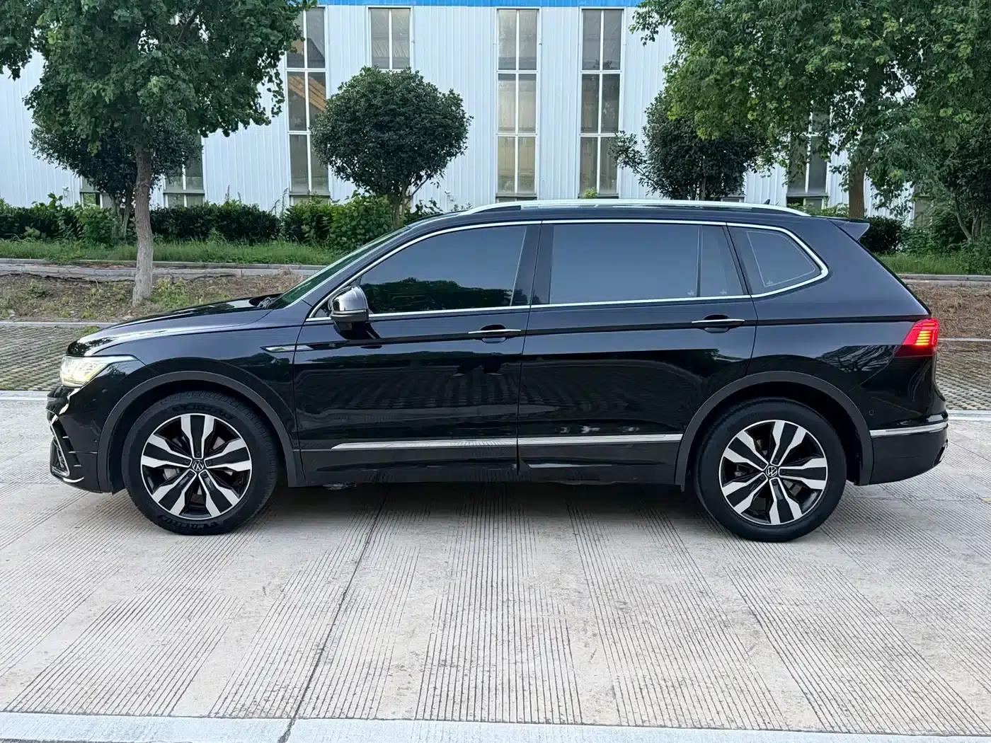 Tiguan L 2022 330TSI Automatic 2WD R-Line Flagship Edition — миниатюра 14