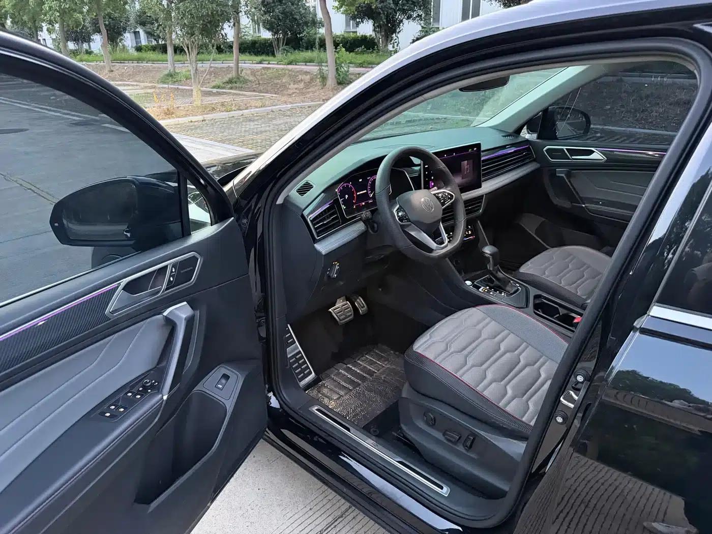 Tiguan L 2022 330TSI Automatic 2WD R-Line Flagship Edition — миниатюра 4