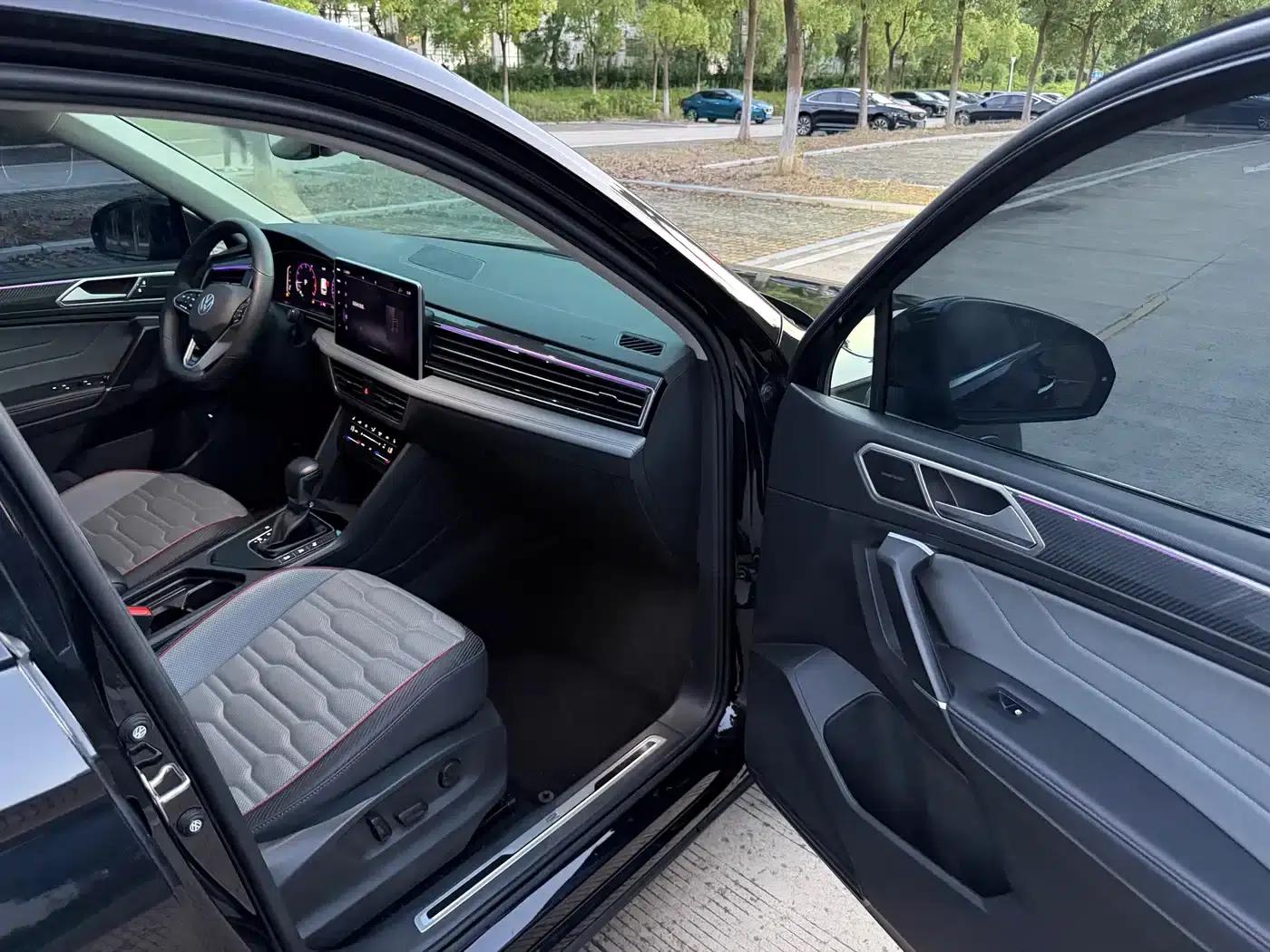 Tiguan L 2022 330TSI Automatic 2WD R-Line Flagship Edition — миниатюра 7