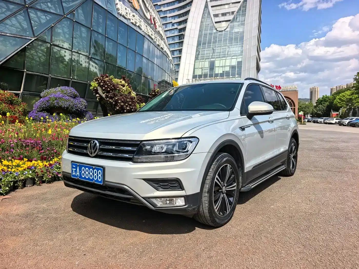 Tiguan L 2019 330TSI Automatic 2WD Fashion Edition (China VI Emission Standard) — миниатюра 1