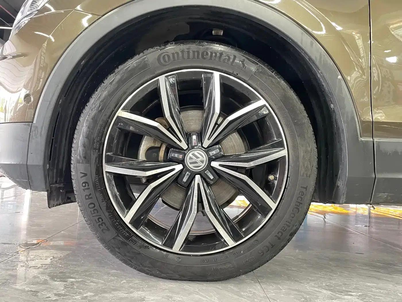 Tiguan L 2017 330TSI Automatic 2WD Flagship Edition — миниатюра 16