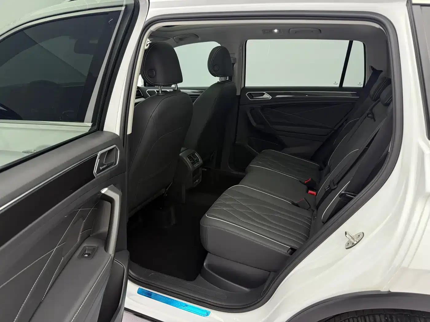 Tiguan L 2023 280TSI Automatic 2WD Trendy Limited Edition — миниатюра 14