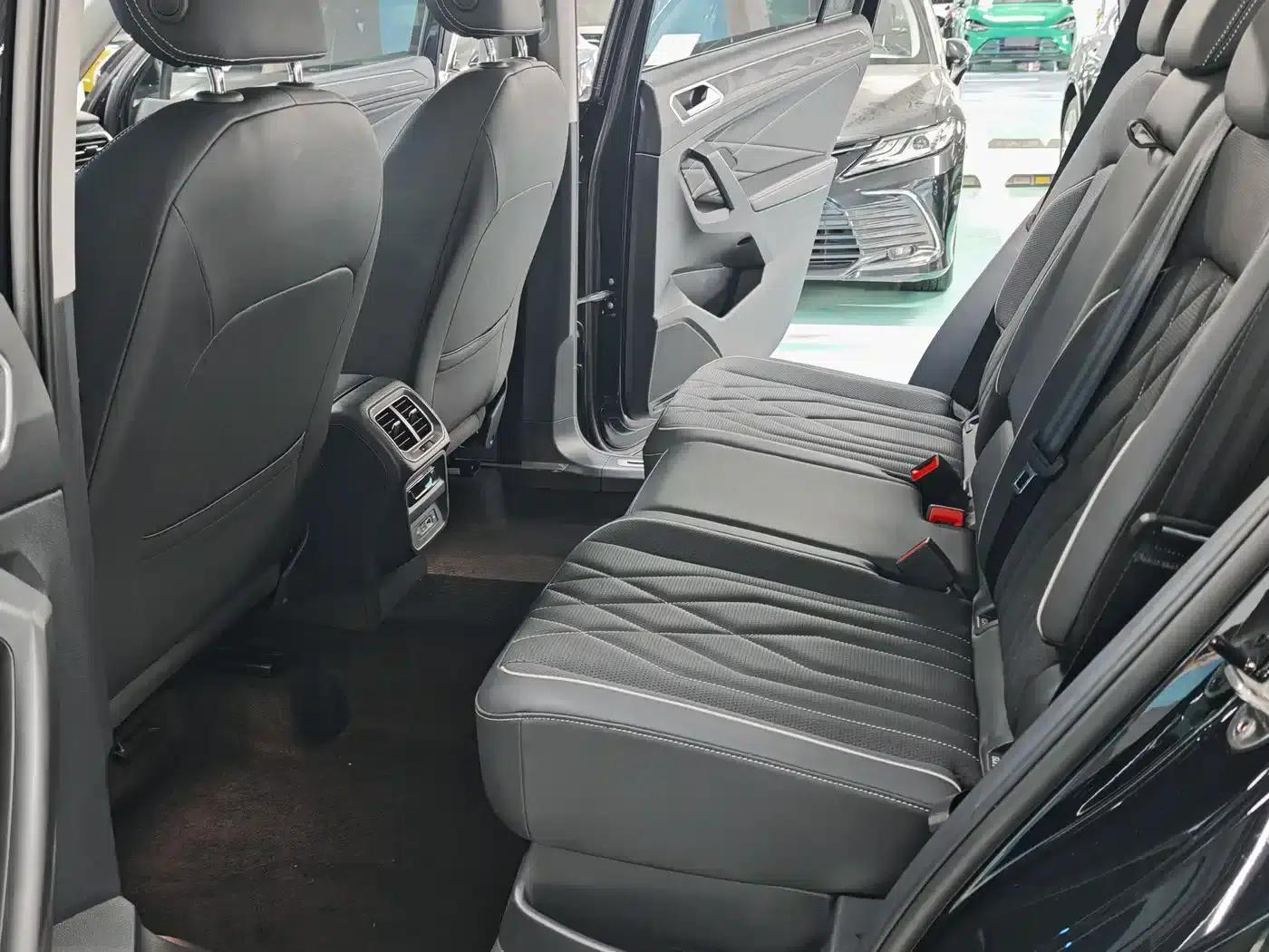 Tiguan L 2023 Facelift 330TSI Automatic 2WD R-Line Premium Edition — миниатюра 15