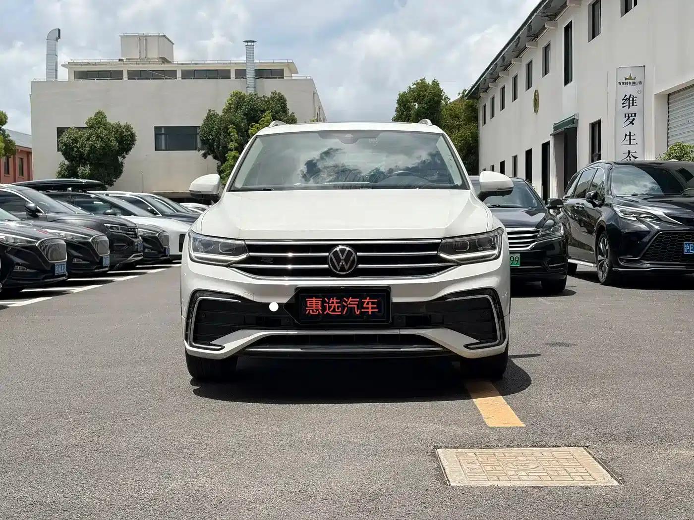 Tiguan L 2023 330TSI Automatic 2WD R-Line Premium Edition — миниатюра 2