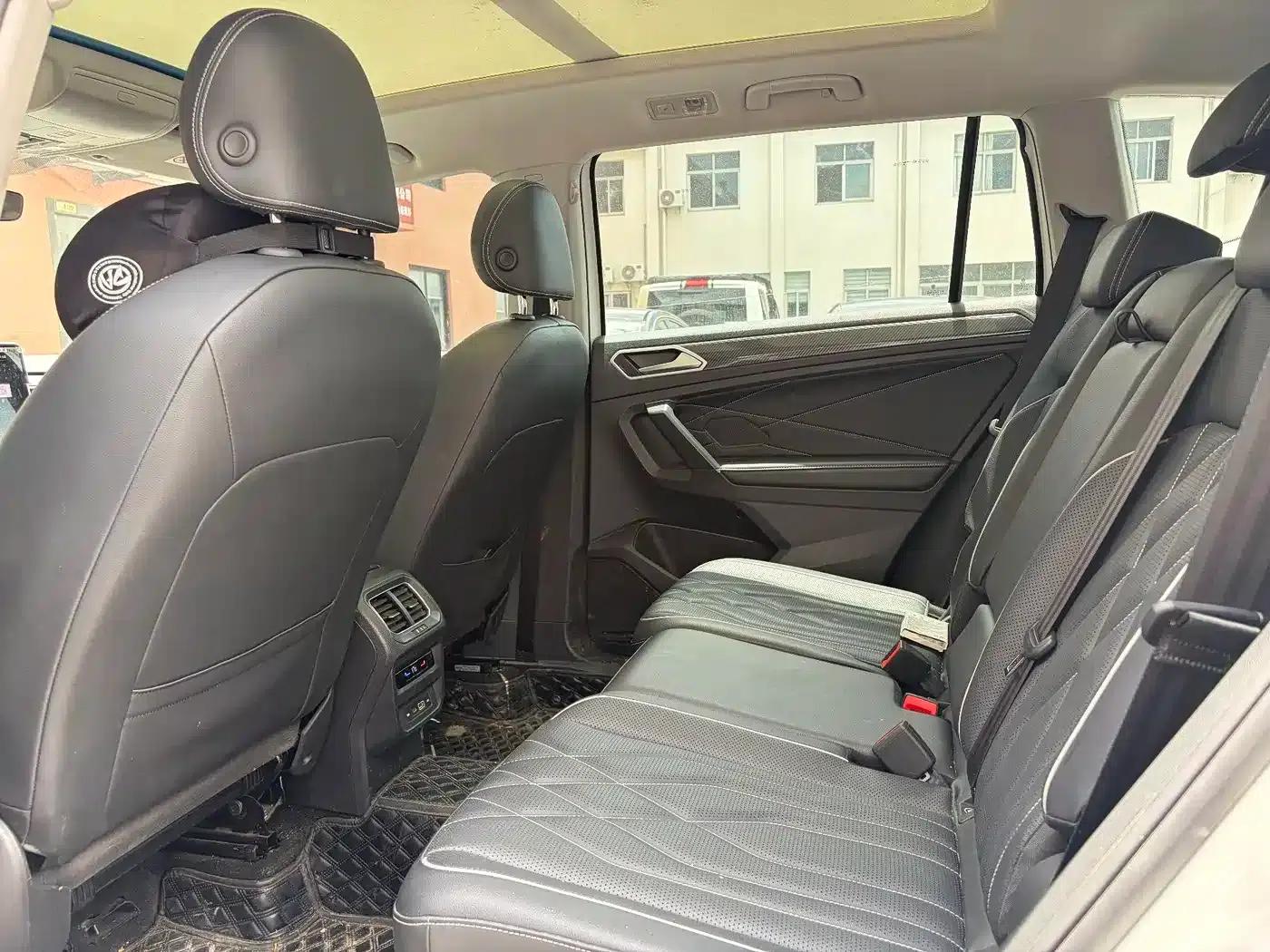 Tiguan L 2023 330TSI Automatic 2WD R-Line Premium Edition — миниатюра 6