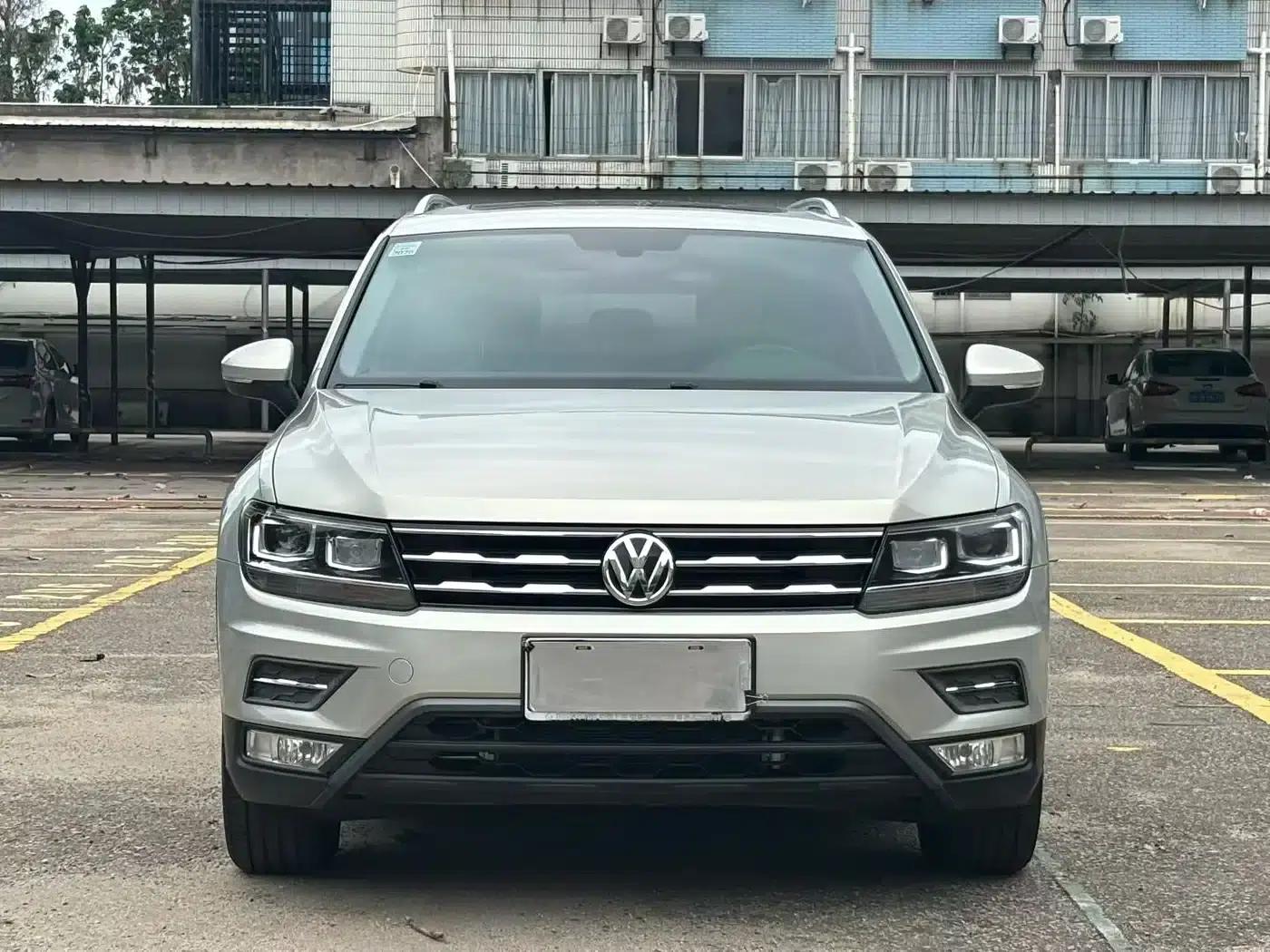 Tiguan L 2018 330TSI Automatic 2WD Luxury Edition — миниатюра 2