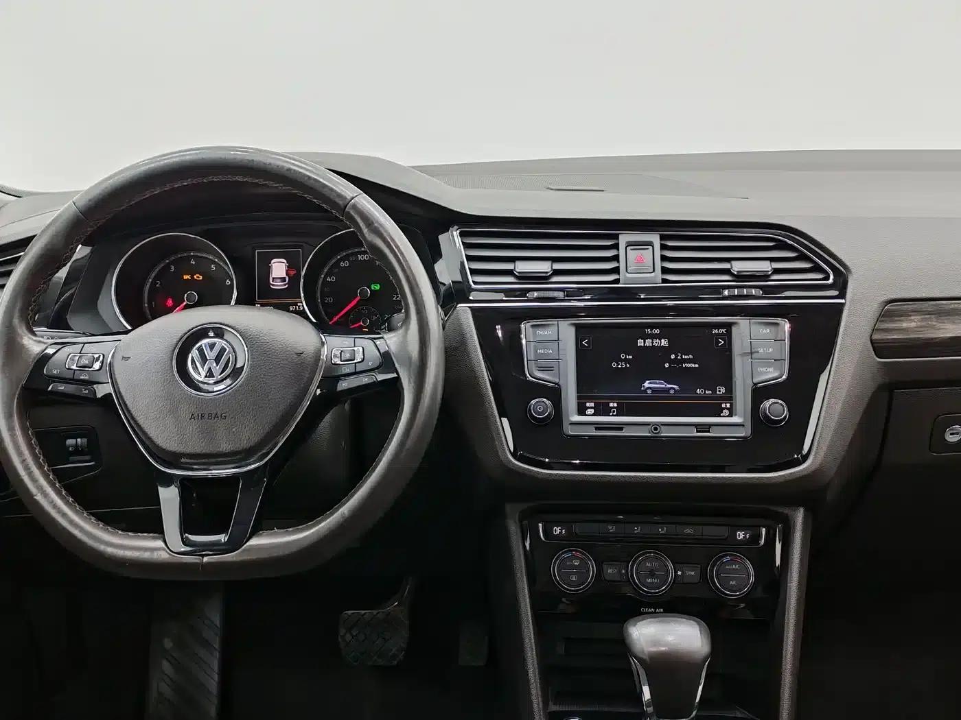 Tiguan L 2017 330TSI Automatic 2WD Comfort Edition — миниатюра 11