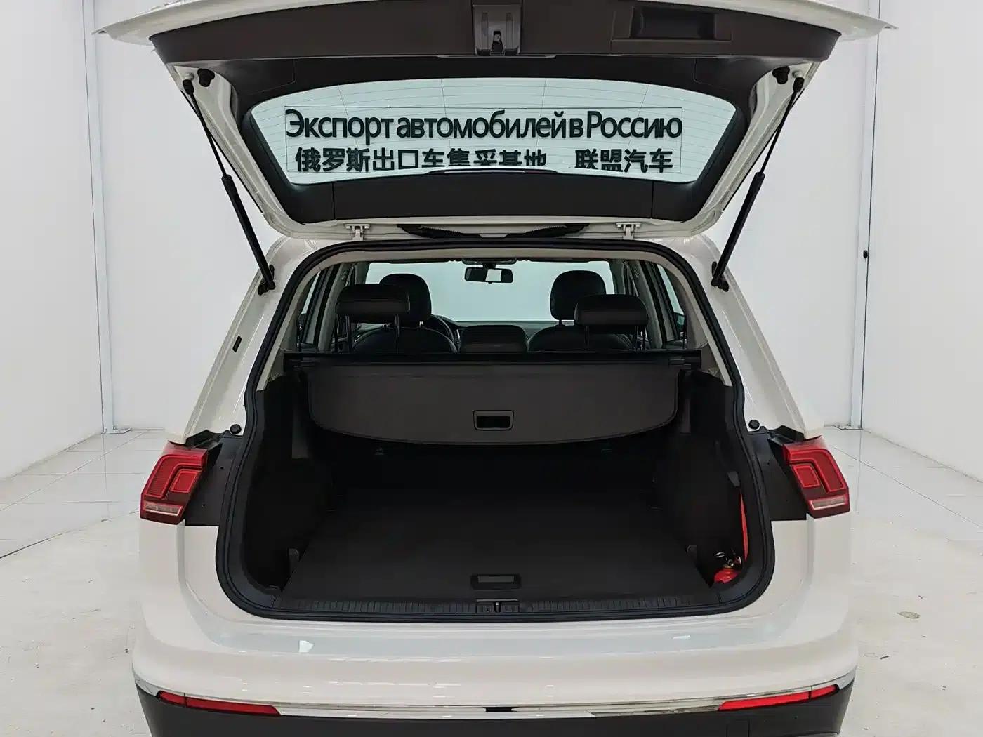 Tiguan L 2017 330TSI Automatic 2WD Comfort Edition — миниатюра 14
