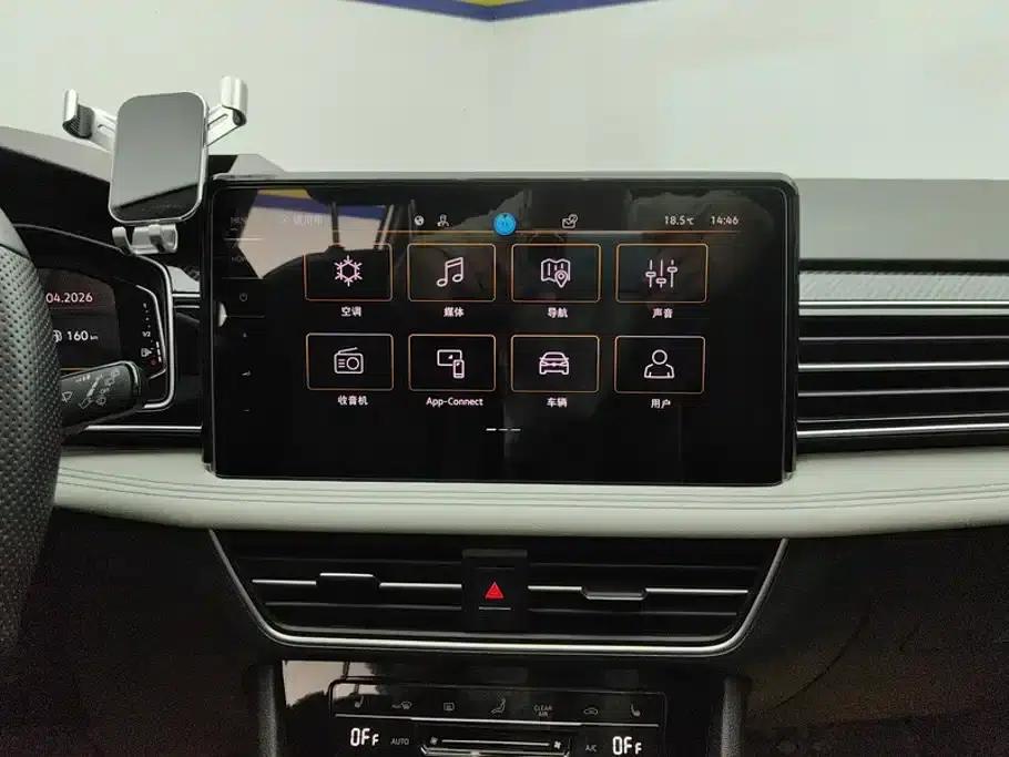 Tiguan L 2024 330TSI Automatic 2WD R-Line Premium Edition — миниатюра 13
