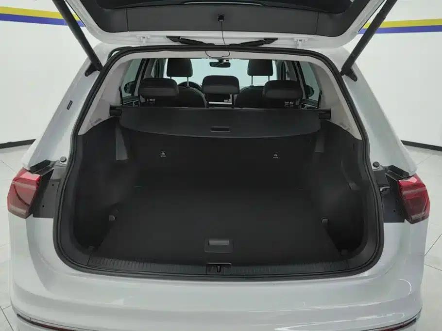 Tiguan L 2024 330TSI Automatic 2WD R-Line Premium Edition — миниатюра 4