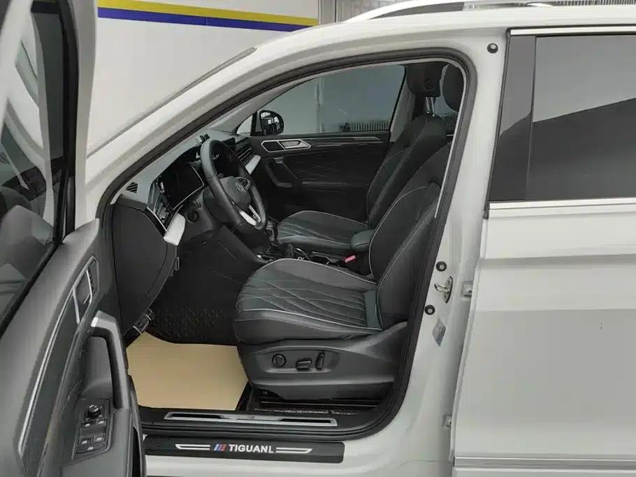 Tiguan L 2024 330TSI Automatic 2WD R-Line Premium Edition — миниатюра 9
