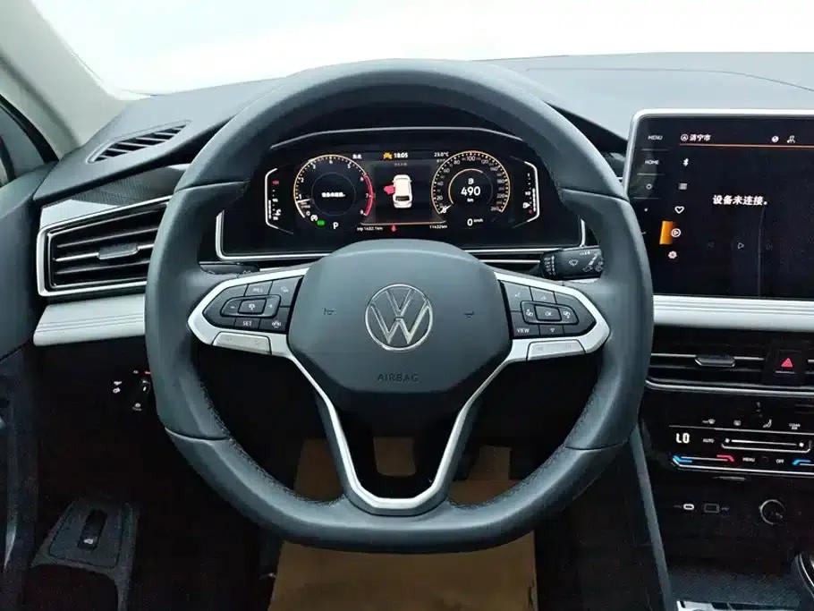 Tiguan L 2024 Outstanding Edition 300TSI Automatic 2WD Dragon Edition — миниатюра 15