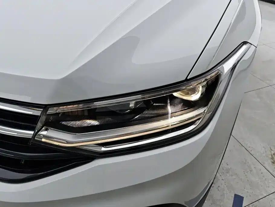 Tiguan L 2024 Outstanding Edition 300TSI Automatic 2WD Dragon Edition — миниатюра 5