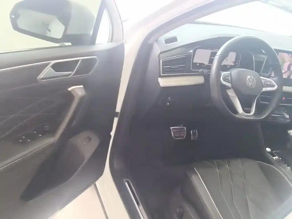 Tiguan L 2024 330TSI Automatic 2WD R-Line Premium Edition — миниатюра 16