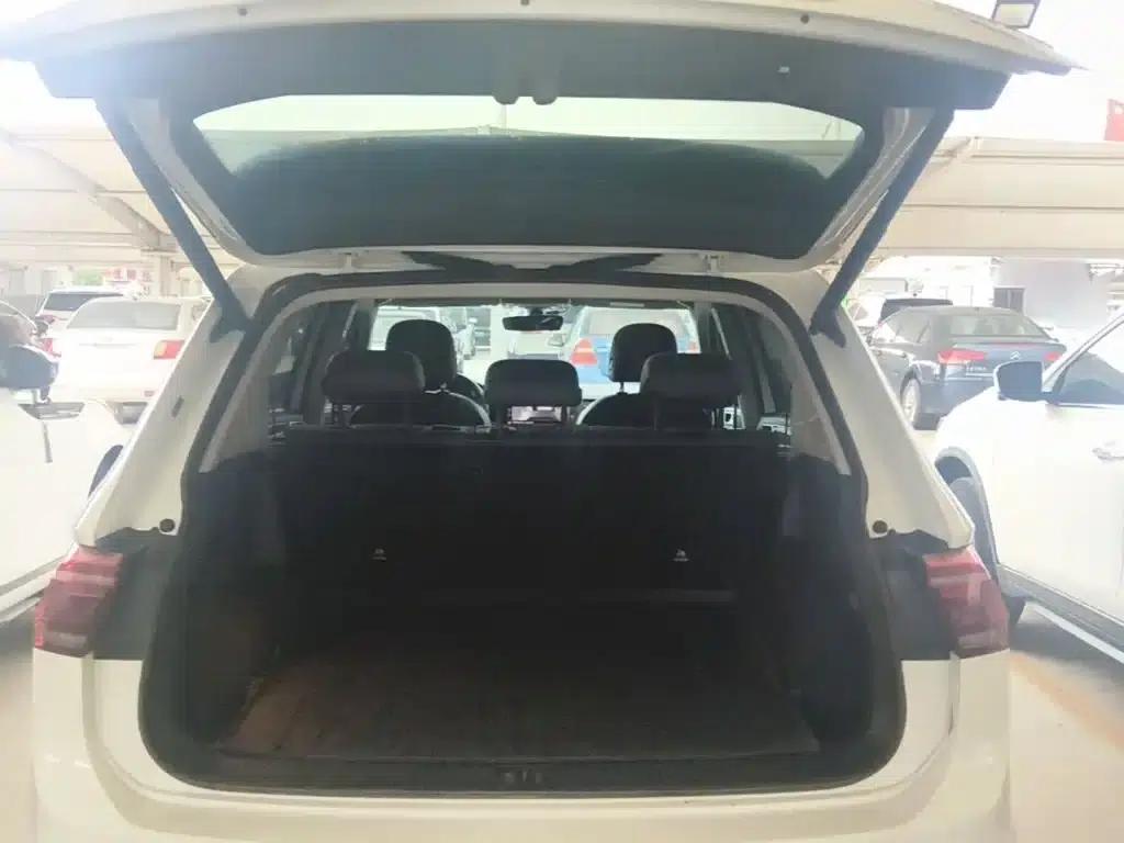 Tiguan L 2024 330TSI Automatic 2WD R-Line Premium Edition — миниатюра 19