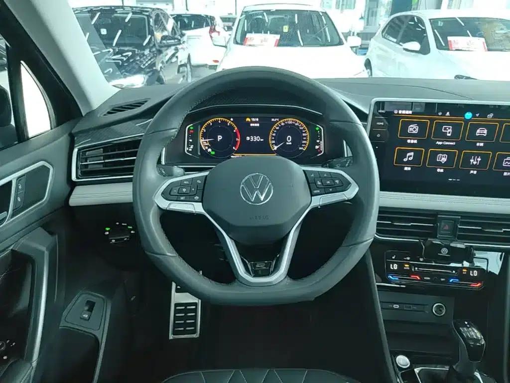 Tiguan L 2024 Outstanding Edition 330TSI Automatic 2WD R-Line Dragon Edition — миниатюра 11