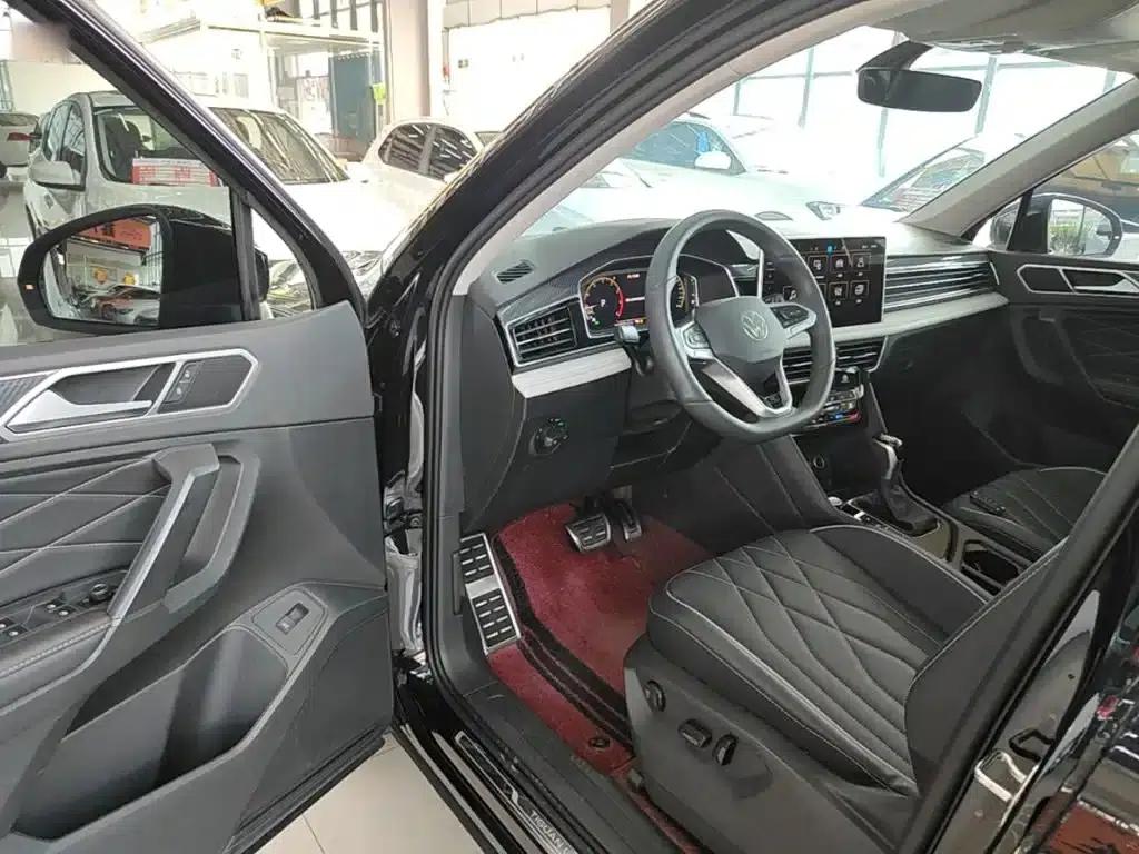 Tiguan L 2024 Outstanding Edition 330TSI Automatic 2WD R-Line Dragon Edition — миниатюра 16