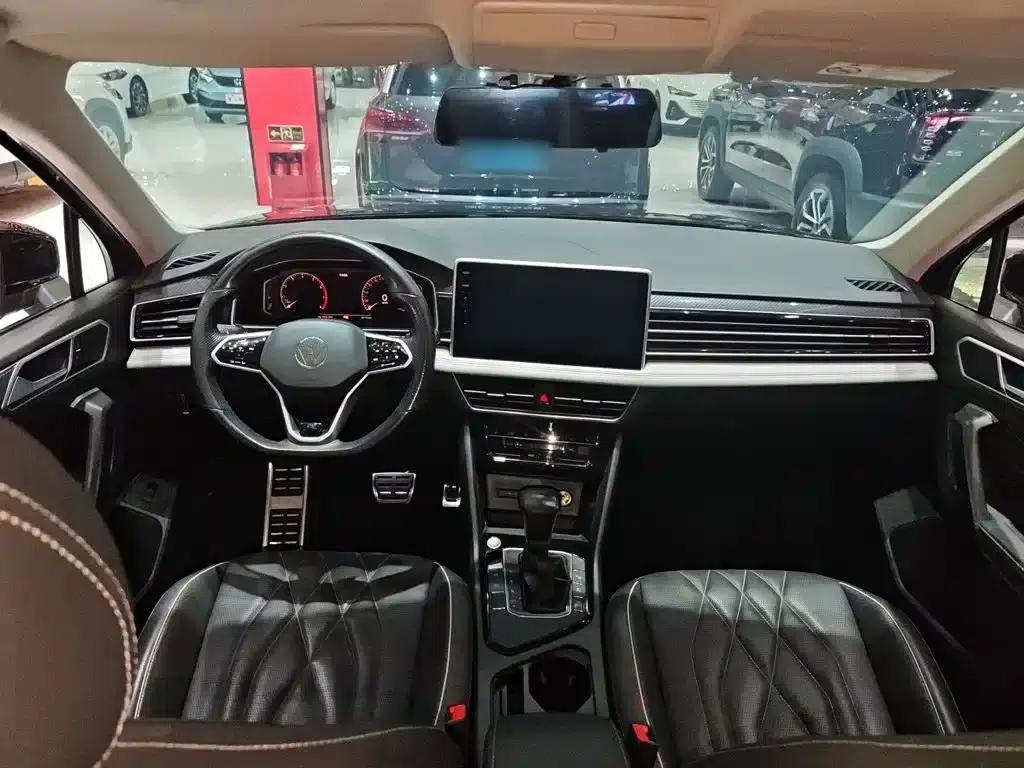 Tiguan L 2022 330TSI Automatic 2WD R-Line Premium Edition — миниатюра 16