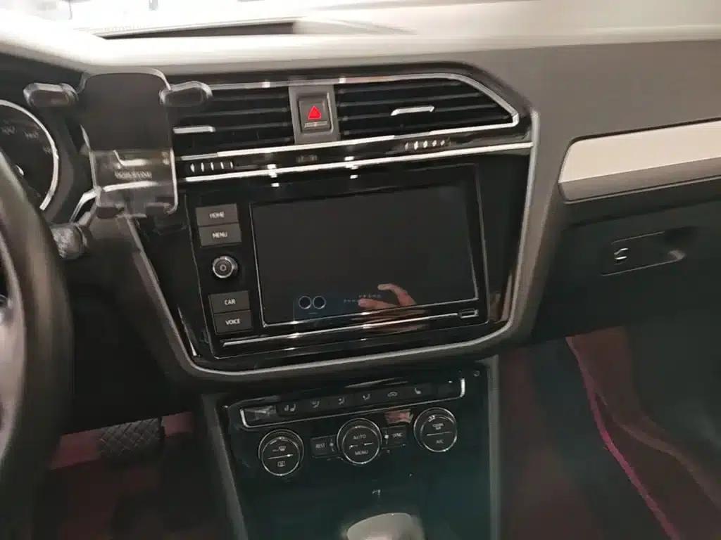 Tiguan L 2019 330TSI Automatic 2WD Smart Luxury Edition (National V Emission Standard) — миниатюра 13