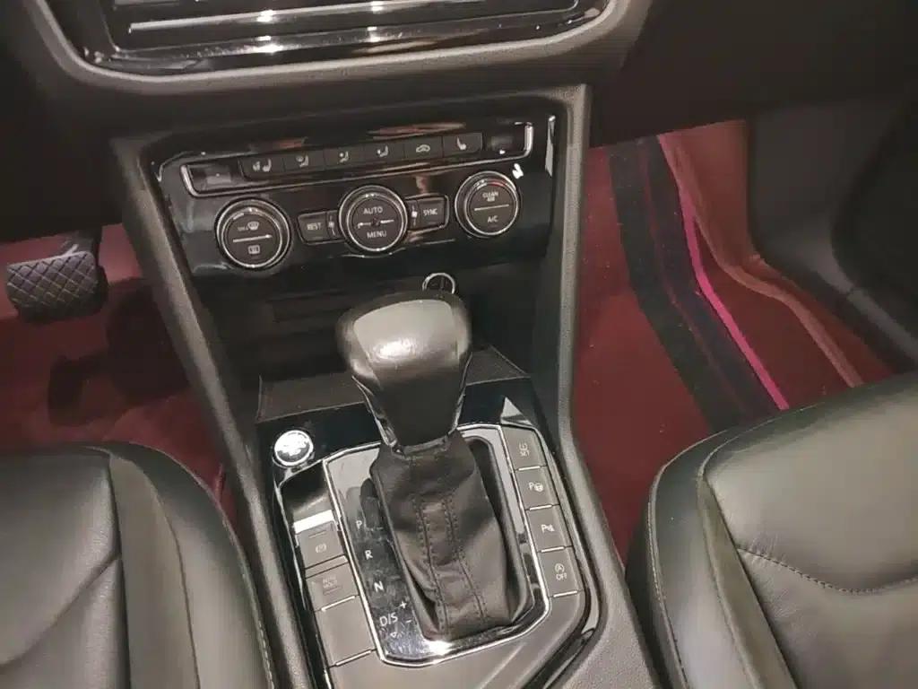 Tiguan L 2019 330TSI Automatic 2WD Smart Luxury Edition (National V Emission Standard) — миниатюра 14