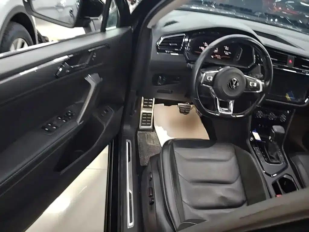 Tiguan L 2021 330TSI Automatic 2WD R-Line Premium Edition — миниатюра 16