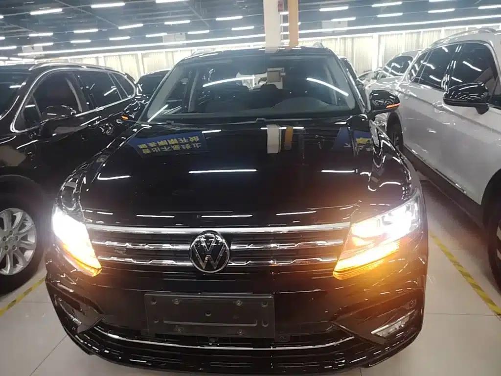Tiguan L 2021 330TSI Automatic 2WD R-Line Premium Edition — миниатюра 3
